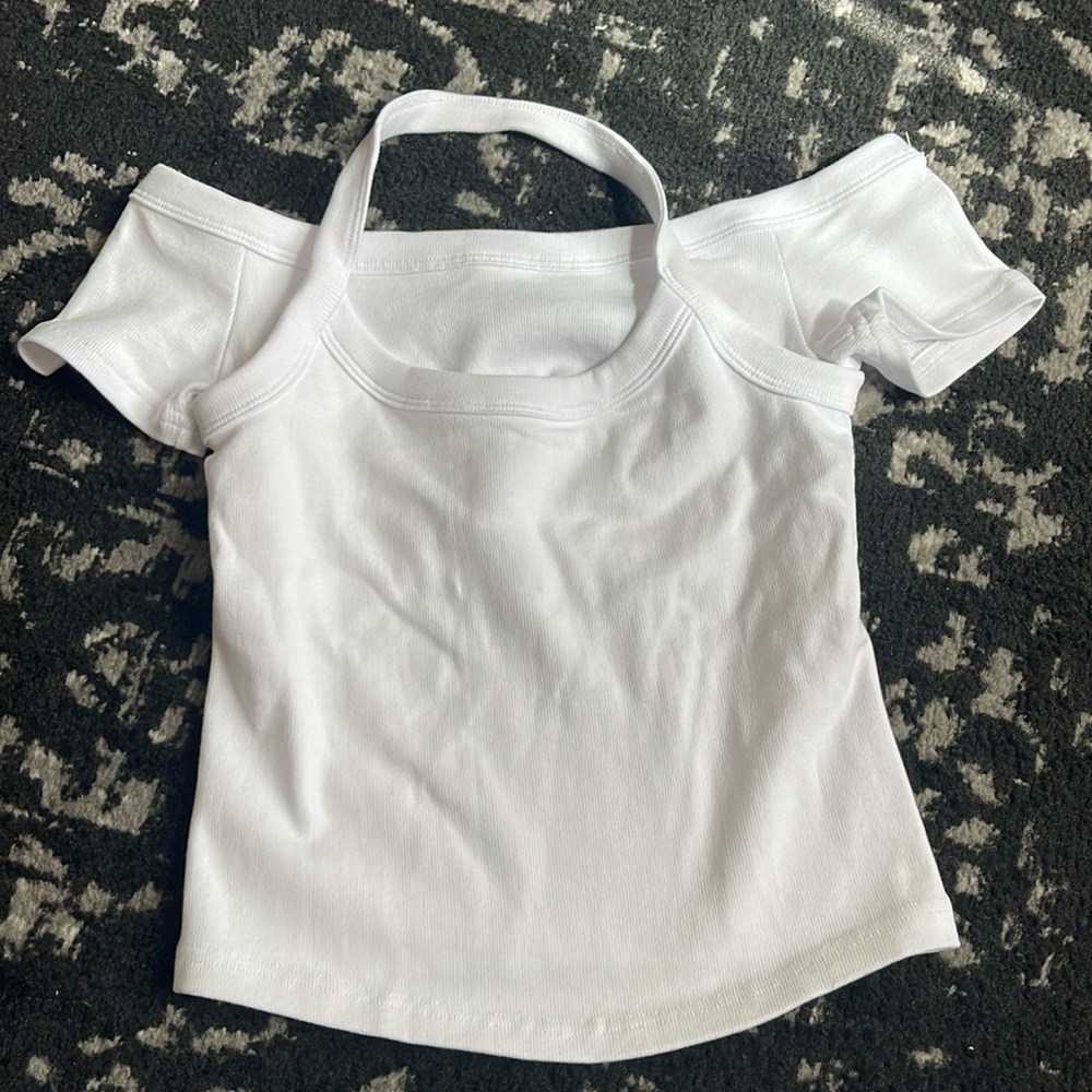 Halter and sleeve crop shirt Zara